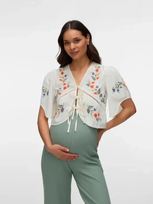 Cropped Fit V-Neck Top Cropped Fit V-Neck Top