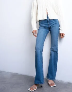 Tsjamie High Rise Flared Fit Jeans
