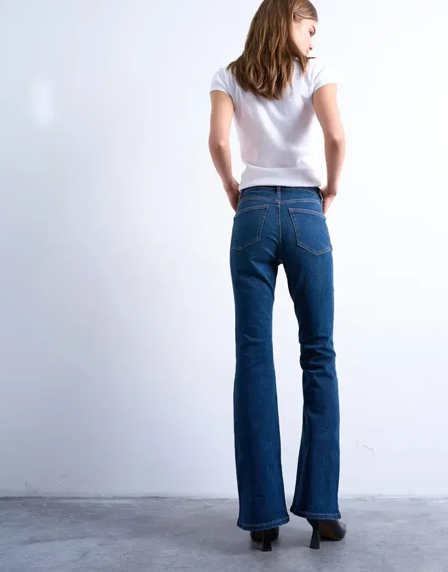 Tsjamie High Rise Flared Fit Jeans Tsjamie High Rise Flared Fit Jeans