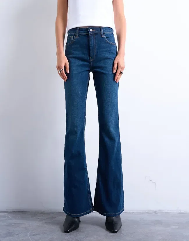 Tsjamie High Rise Flared Fit Jeans Tsjamie High Rise Flared Fit Jeans