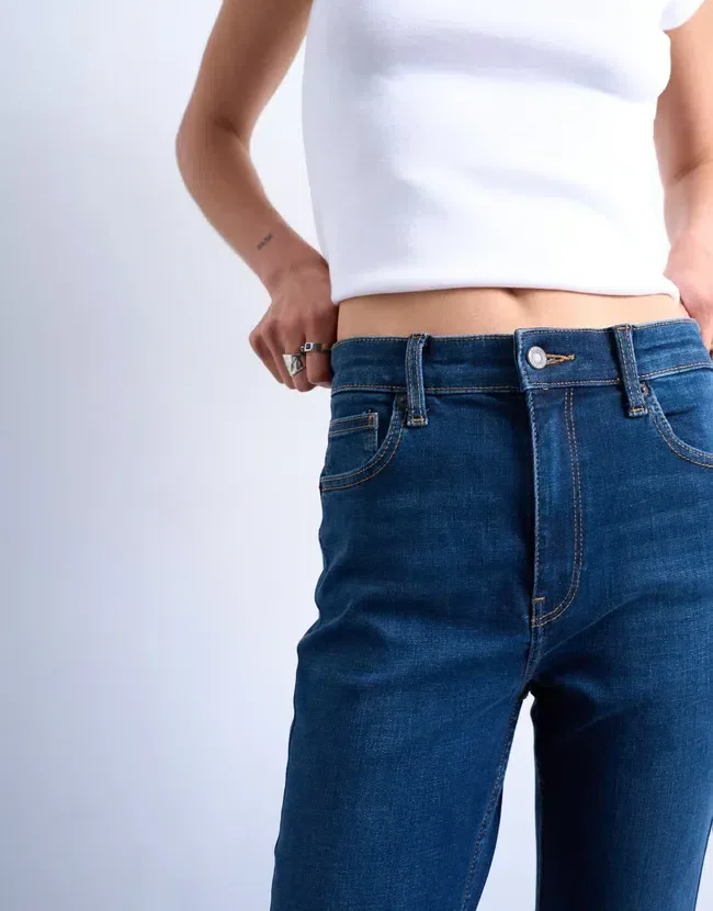 Tsjamie High Rise Flared Fit Jeans Tsjamie High Rise Flared Fit Jeans