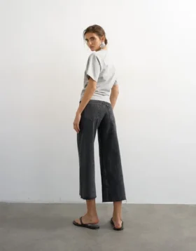 Tsvera High Rise Wide Fit – Cropped Jeans