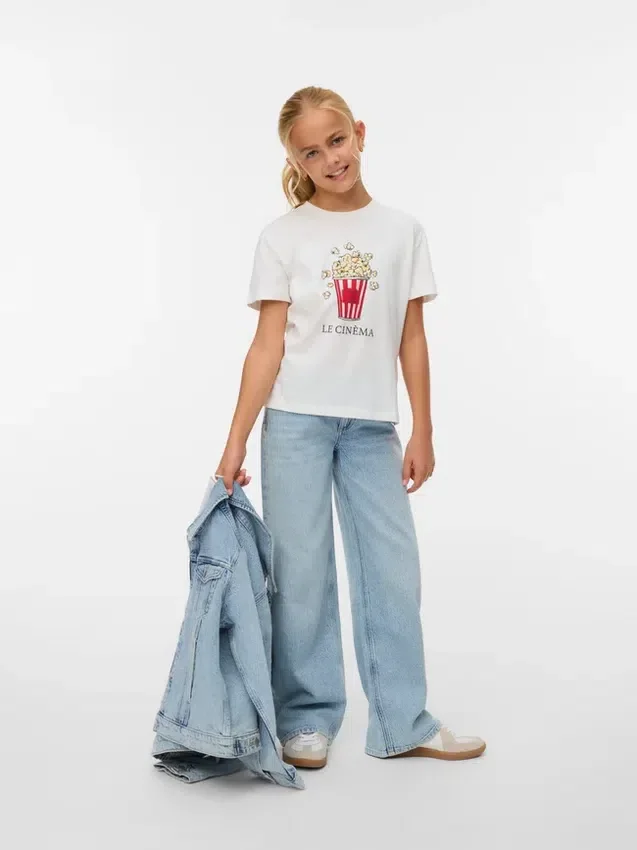 Vmvanessa Low Rise Wide Leg Fit Jeans Vmvanessa Low Rise Wide Leg Fit Jeans