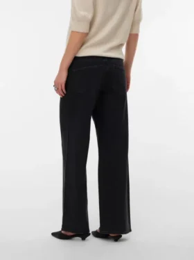 Wide Leg Fit Jeans