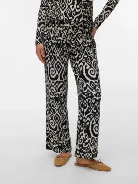 Wide Leg Fit Trousers