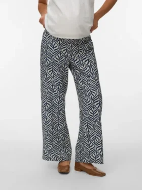 Wide Leg Fit Trousers