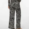 Wide Leg Fit Trousers