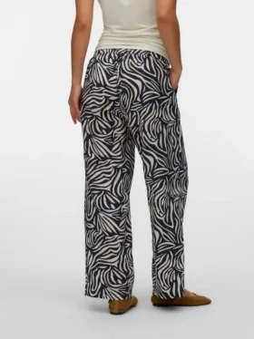 Wide Leg Fit Trousers