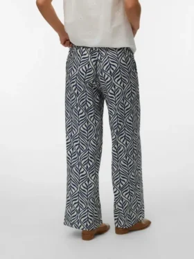 Wide Leg Fit Trousers