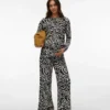 Wide Leg Fit Trousers